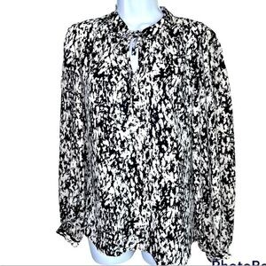 Maison D’Amelie tie neck long sleeve top